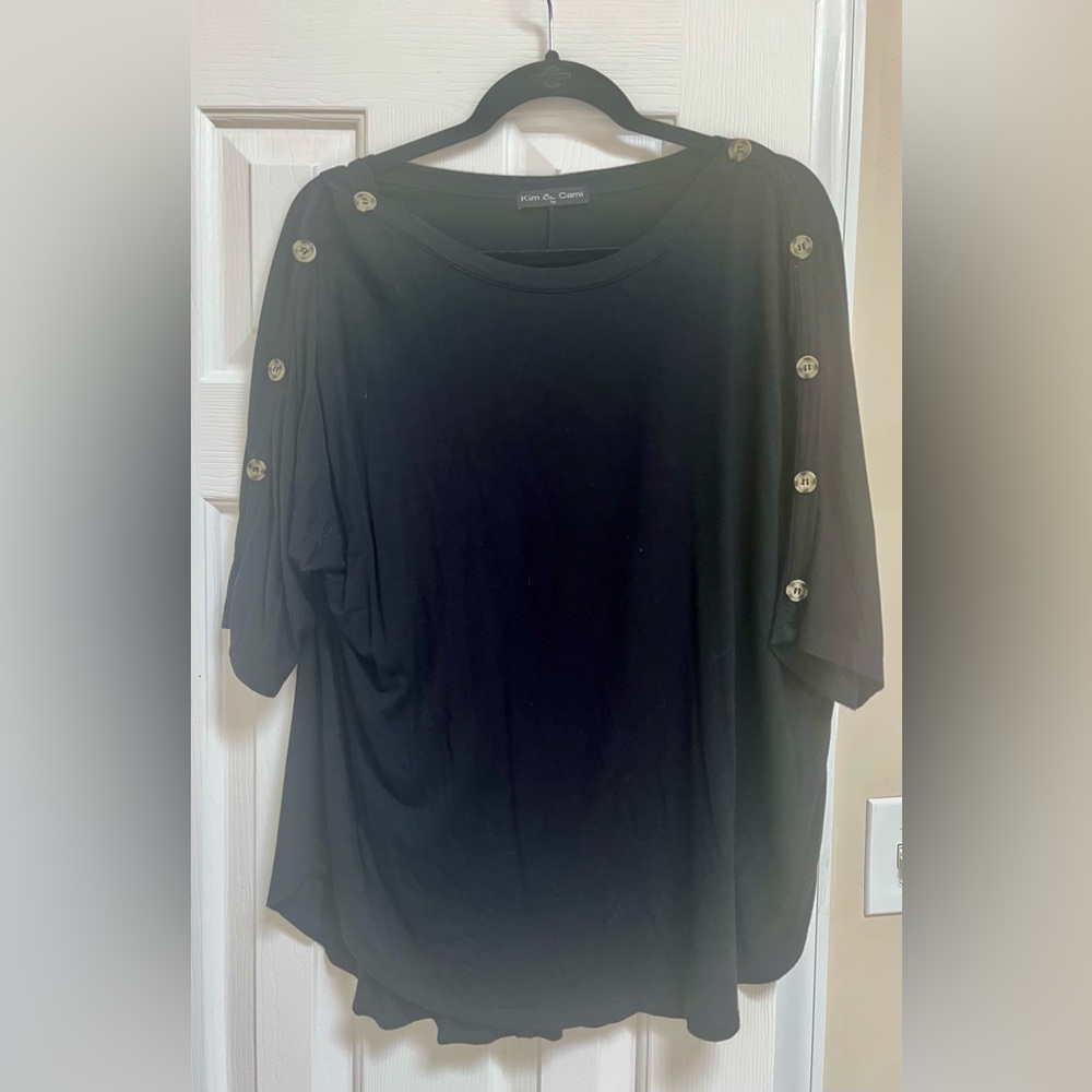 Kim & Cami Black 3/4 sleeve top with button accents on sleeves